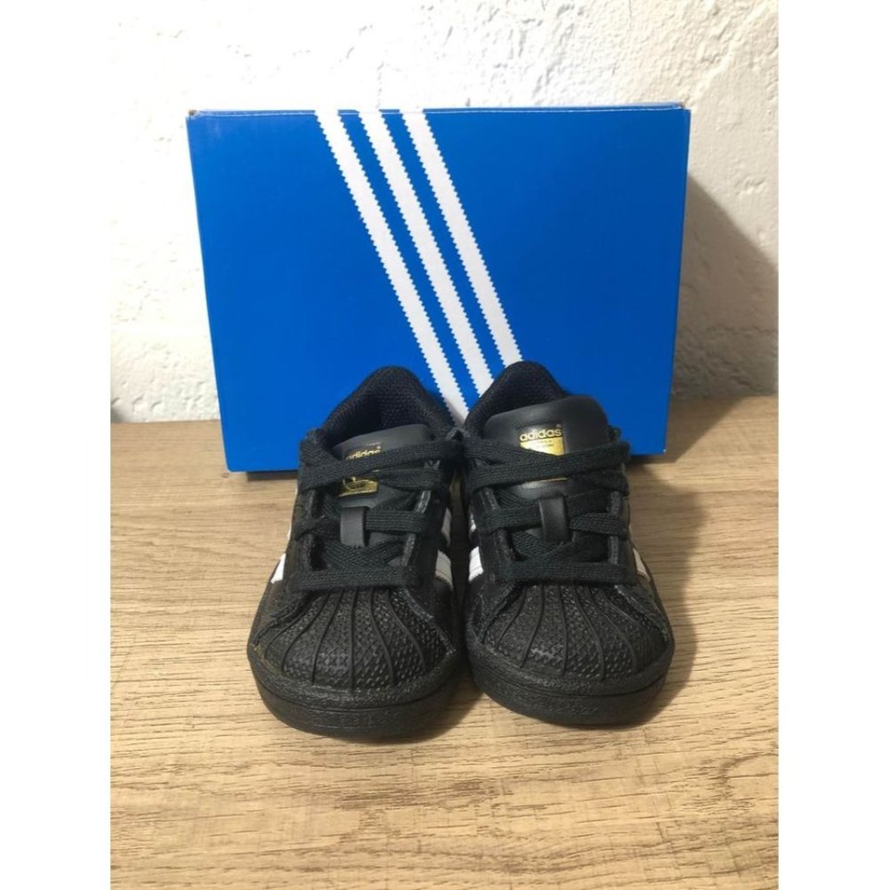 5k Adidas Superstars